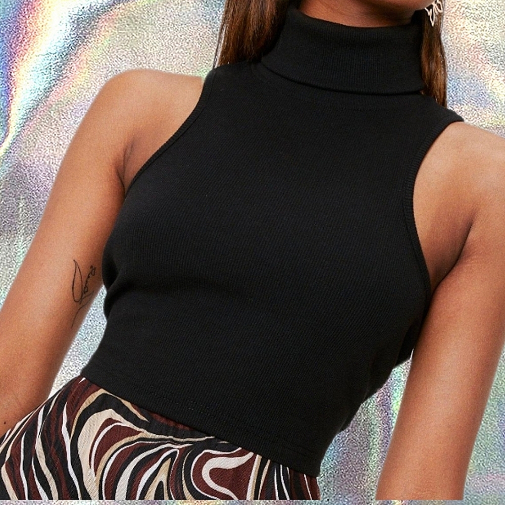 NWT NASTY GAL premium ribbed high neck crop tank